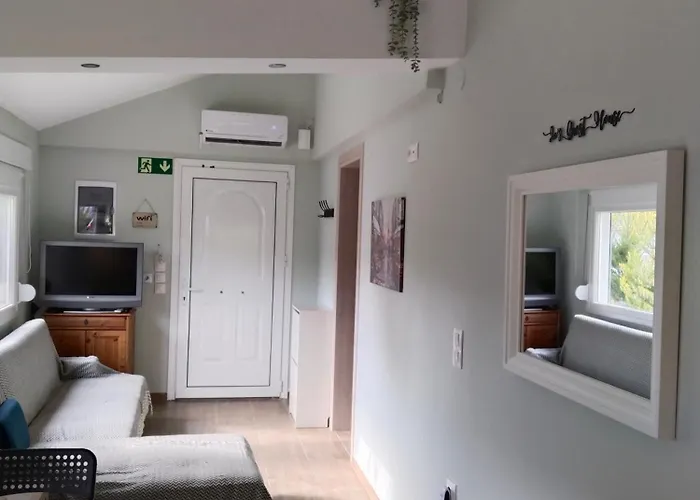 Io's 度假居 Ofrínion